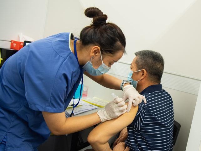 Chinese mainlanders scramble to get mRNA vaccines in Macau – Media | Macau  Business