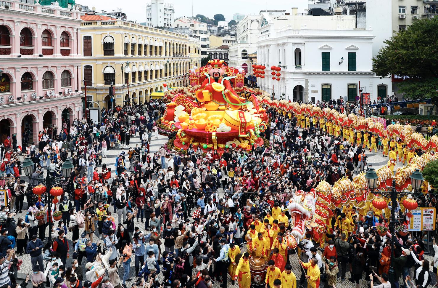 Passeios, gastronomia e estadia para residentes de Macau” adicionam  roteiros de edição limitada para o Ano Novo Lunar com experiência especial  para apreciar o fogo-de-artifício – Portal do Governo da RAE de