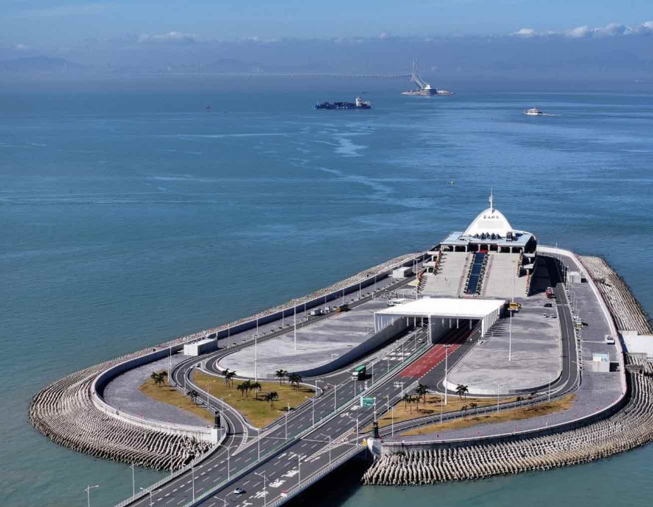 HK Zhuhai Macau Bridge hits Over 10 Million vehicles | Macau Business