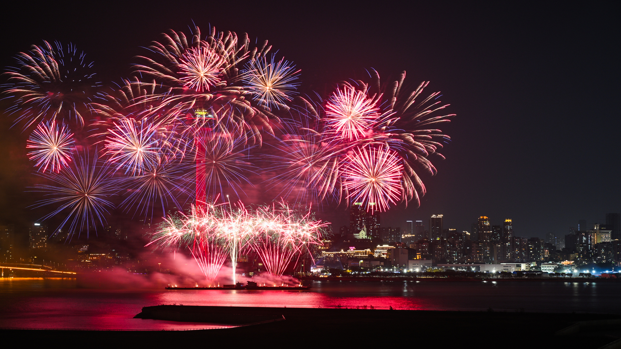 third-day-of-cny-sees-217-000-tourists-highest-single-day-figure-in