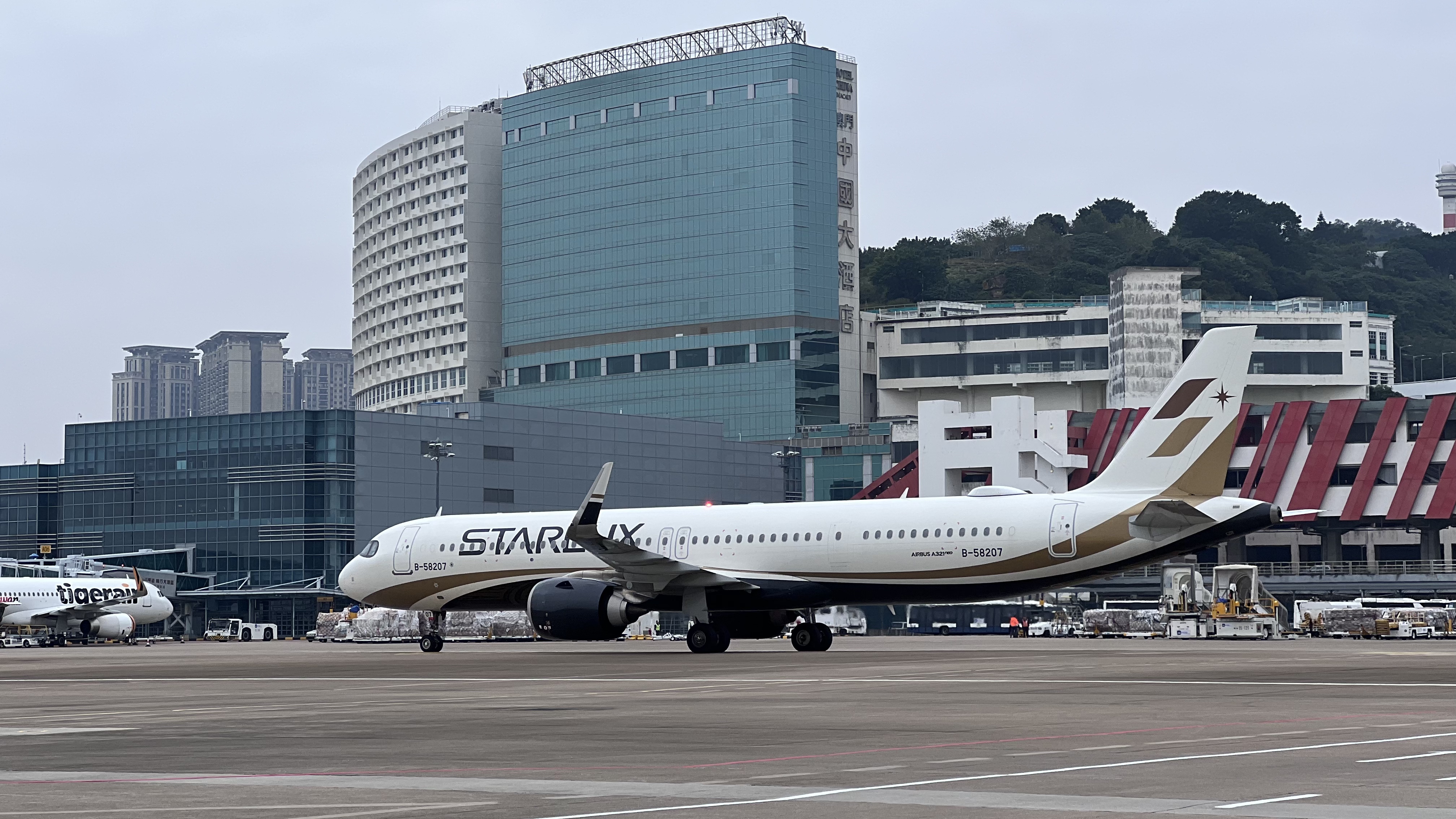 Macau airport to unveil hotel check‑in service next month