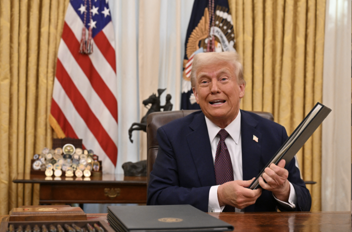 Trump announces steep new tariffs, reviving trade war | Macau Business