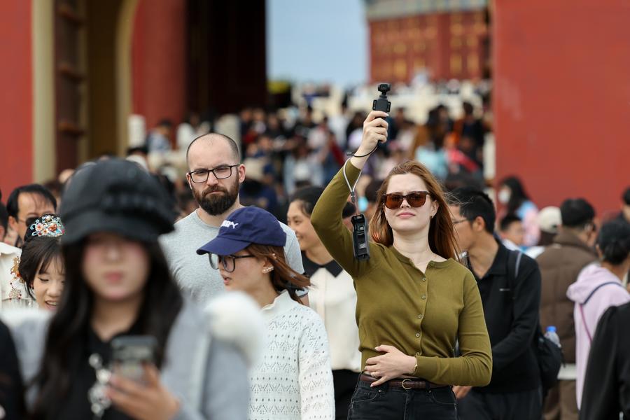 China’s cross-border trips hit 369 mln in first half of 2026, setting record high
